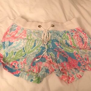 LILLY PULITZER BEACH SHORTS SIZE M
